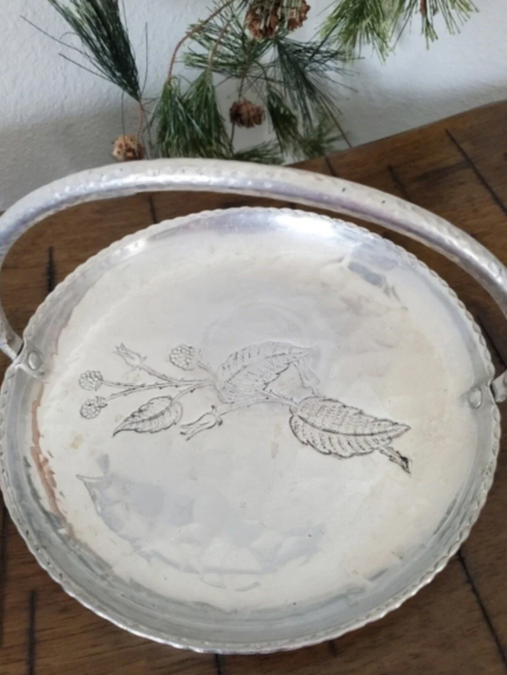Set Of 2 Aluminum Mum Silent Butler Tray & Hammered Berry Tray Basket